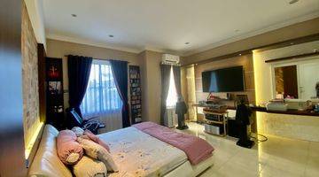 Gambar 1 Dijual rumah fullyfurnished dengan minibar di Alam Sutera