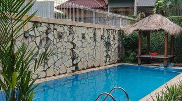 Gambar 1 Rumah 2 Lantai Furnished Dengan Pool di Bsd