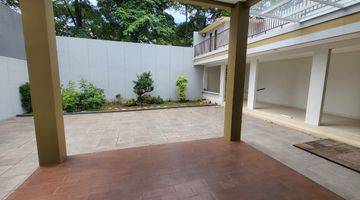 Gambar 2 Big And Spacious House In Bsd For Rent