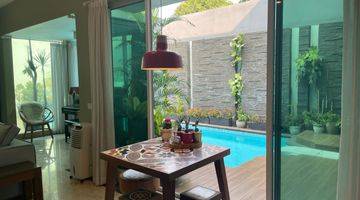 Gambar 2 Rumah Luas 2 Lantai Furnished dengan pool