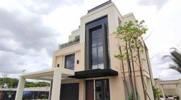 Gambar 1 Rumah sultan 3 lantai private lift Tresor BSD