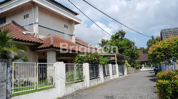 Gambar 1 RUMAH MEWAH SELANGKAH DARI RING ROAD UTARA YOGYAKARTA