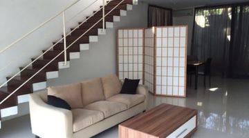 Gambar 1 Rumah Town House 2 Lantai Shm Butuh Renovasi