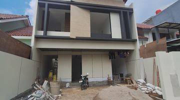 Gambar 4 Jual Cepat rumah Metland Puri baru.lux.mewah..jarang Ada Lt 9x15 135m² ,