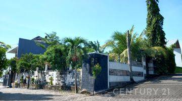 Gambar 4 Rumah Dengan View Gunung, Laut, Dan Kota Semarang. 