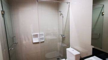 kamar mandi rumah mewah asri dekat mall