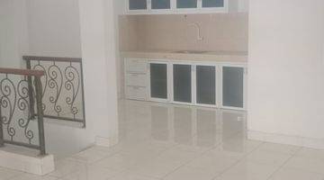 Gambar 4 Rumah Gading Grande