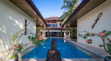 Gambar 2 For Sale A Beachfront Villa Located In North Bali