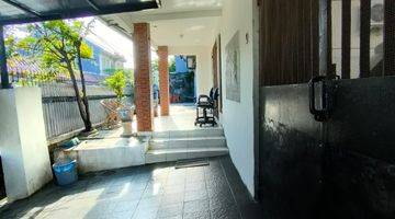 garasi/carport jual cepat rumah di lingkungan