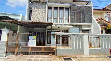 tampak depan rumah bagus semi furnished sudah