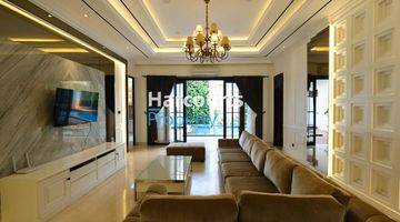 Gambar 2 Rumah Tinggi Satu Lantai Setengah di Senopati Kebayoran Baru Fully Furnished Mewah 