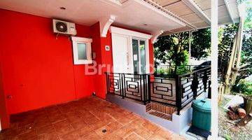 Gambar 2 Rumah 3 lantai fully furnished posisi hoek di Omaha Village