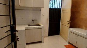 Gambar 4 Rumah 2 Lantai Semi Furnished Di Cluster New Jasmine