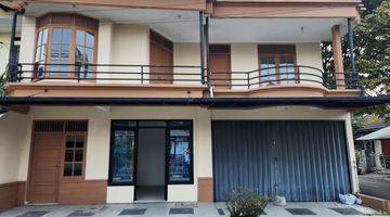 tampak depan rumah 2 lantai di gantole
