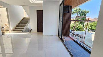 foto lainnya rumah baru ada taman depan