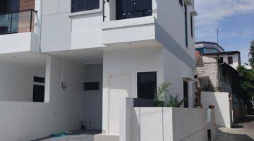 Gambar 1 Rumah Elegant Unfurnished SHM Di Jalan Pemuda Jakarta Timur