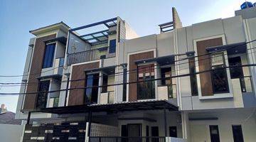 Gambar 1 Rumah Modern 2 Lantai Bagus Unfurnished SHM Di Cempaka Putih