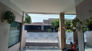 garasi/carport rumah hook strategis di tengah