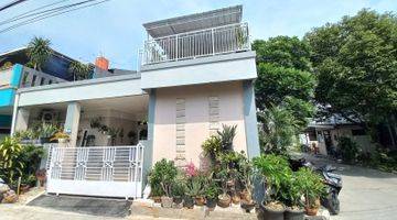 tampak depan rumah hook strategis di tengah