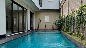 Gambar 1 Modern And Comfy House In Kemang Close To School