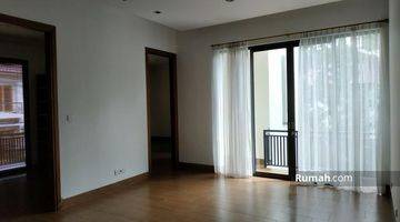 Gambar 4 Modern And Comfy House In Kemang Close To School