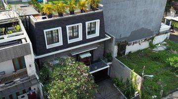 Gambar 5 Rumah Bergaya American Classic + Rooftop Di Kebayoran Baru 