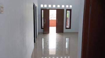 Gambar 3 Rumah Bagus Unfurnished di Harapan Indah , Bekasi b0405 