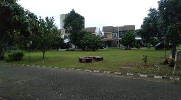 Gambar 5 Rumah depan Taman/Fasum Metland Transyogi Cluster Gloxinia