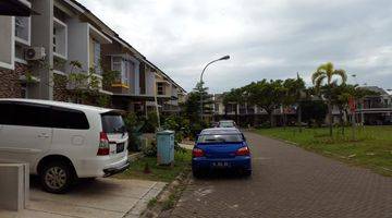 Gambar 4 Rumah depan Taman/Fasum Metland Transyogi Cluster Gloxinia