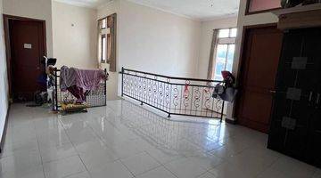 Gambar 4 Dijual Rumah Second 2 Lantai Harga Murah Shm