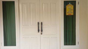 tampak depan dijual cepat rumah di pasar