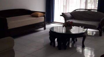ruang tamu rumah lokasi bebas banjir di