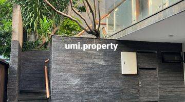 garasi/carport rumah mewah furnished+private pool dalam