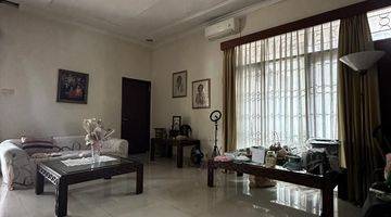 ruang keluarga rumah tua harga bawah njop