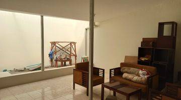 Gambar 2 Dijual Rumah Townhouse gaya Mediterania di Kayu Putih