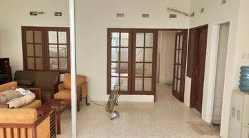 Gambar 3 Dijual Rumah Townhouse gaya Mediterania di Kayu Putih