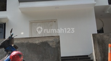 tampak depan rumah mewah, milenial, rawamangun twonhause