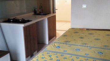 Gambar 3 Apartemen Springlake Studio Furnish View Pool