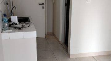 Gambar 2 Apartemen Springlake Studio Kosongan View Pool