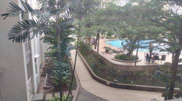 Gambar 5 Apartemen Springlake 2 Bedroom Kosongan View Pool