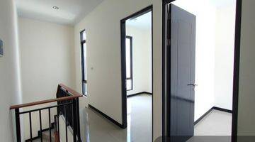 Gambar 3 Rumah Baru Minimalis Modern 2 Lantai Di Taman Kopo Indah 5 Bdg