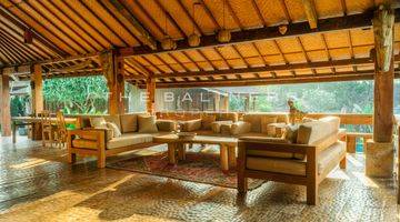 Gambar 2 Enchanting Teak Villa With Endless Potential In Berawa