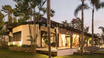 Gambar 1 Colonial Elegance Meets Modern Tropical Comfort In Munggu