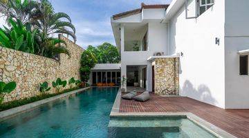 Gambar 5 Luxurious Family Villa In A Coveted Residential Area