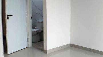 kamar tidur di  rumah mewah shm di