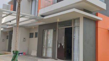 tampak depan rumah mewah shm di cempaka