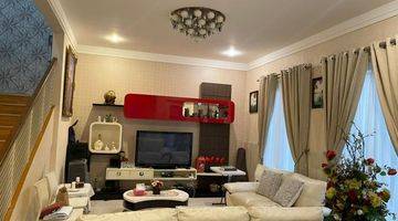 Gambar 2 Rumah 2 Lantai Furnish Renov Shm Hadap Utara