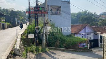 tampak depan tanah strategis ramai sayap ujung