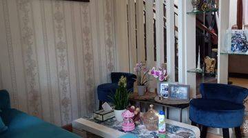 ruang tamu rumah terawat furnished komplek batununggal