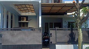 tampak depan rumah terawat furnished komplek batununggal